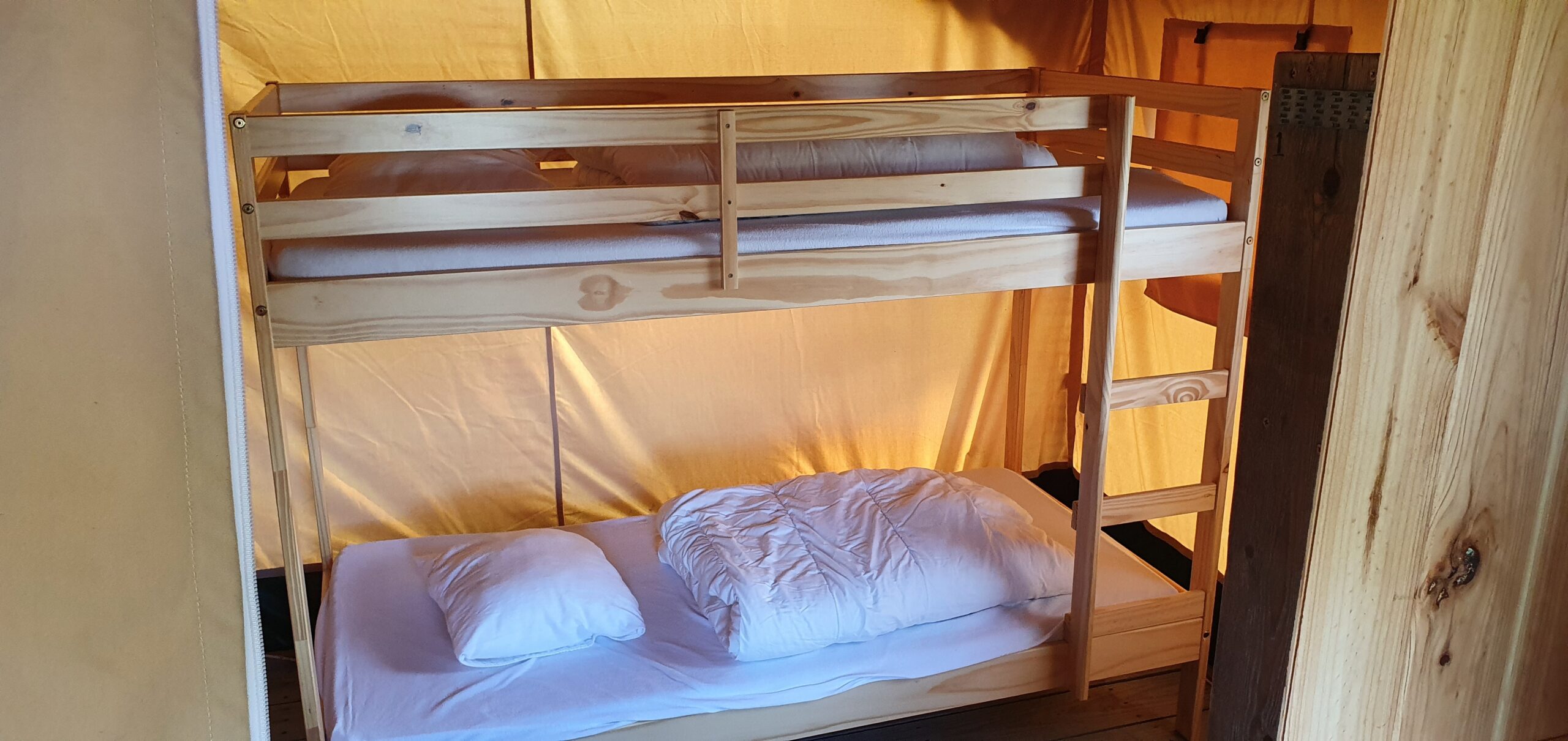 Stapelbed safaritent